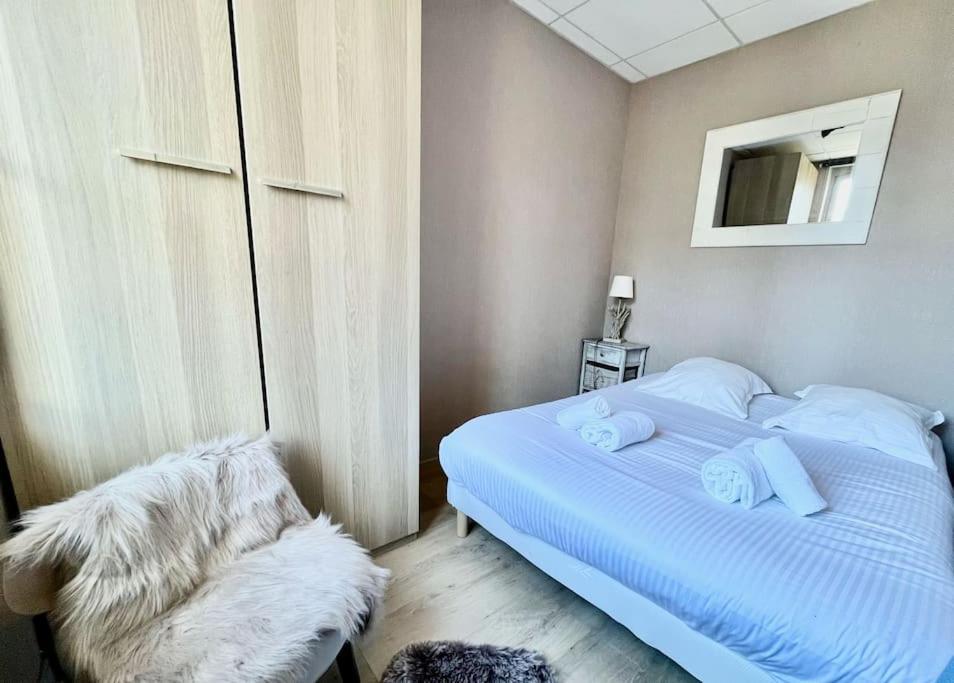 2 Pieces - Place Morny